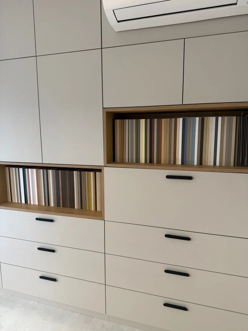 Samples of colours and decors in our studio.
